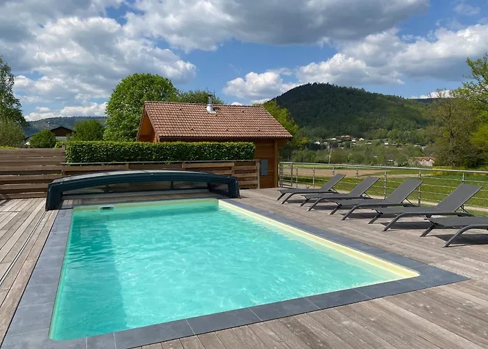 Chalet Avec Jacuzzi Et Piscine, Deco Soignee Esprit Cocooning