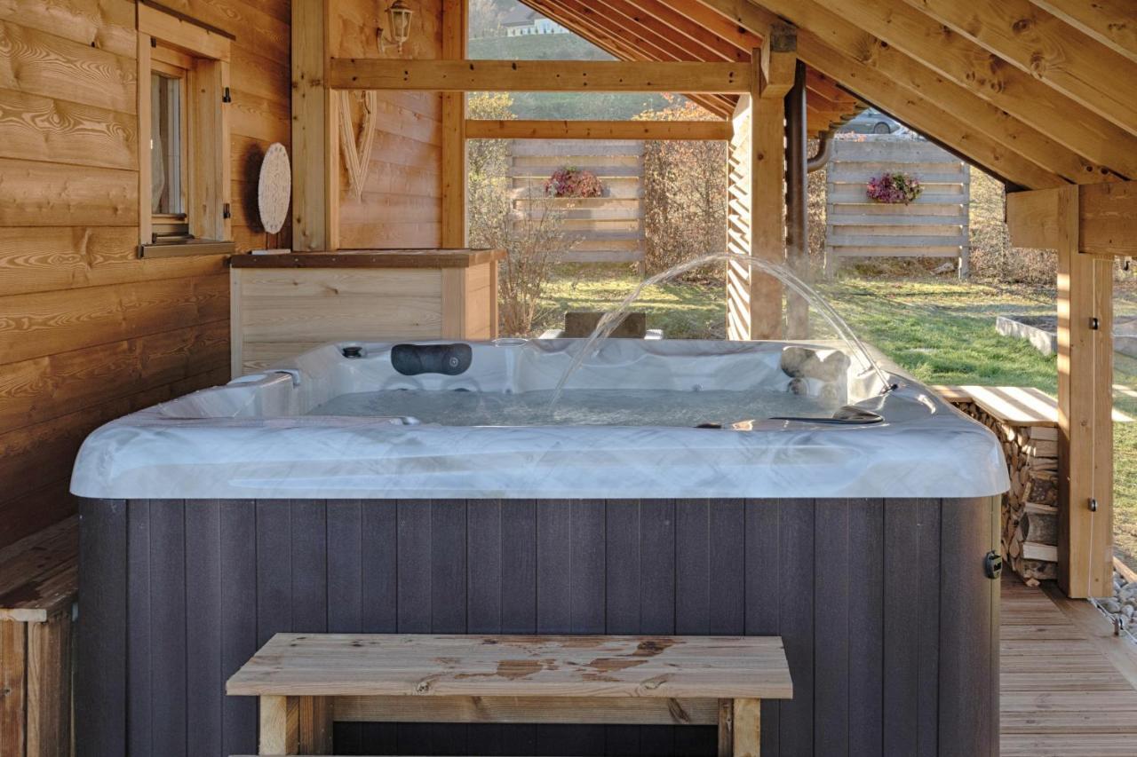 Chalet Avec Jacuzzi Et Piscine, Deco Soignee Esprit Cocooning *